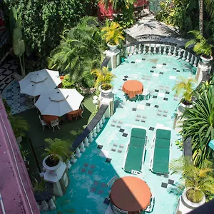 Maya Del Mar On Fifth Avenue *** Playa del Carmen